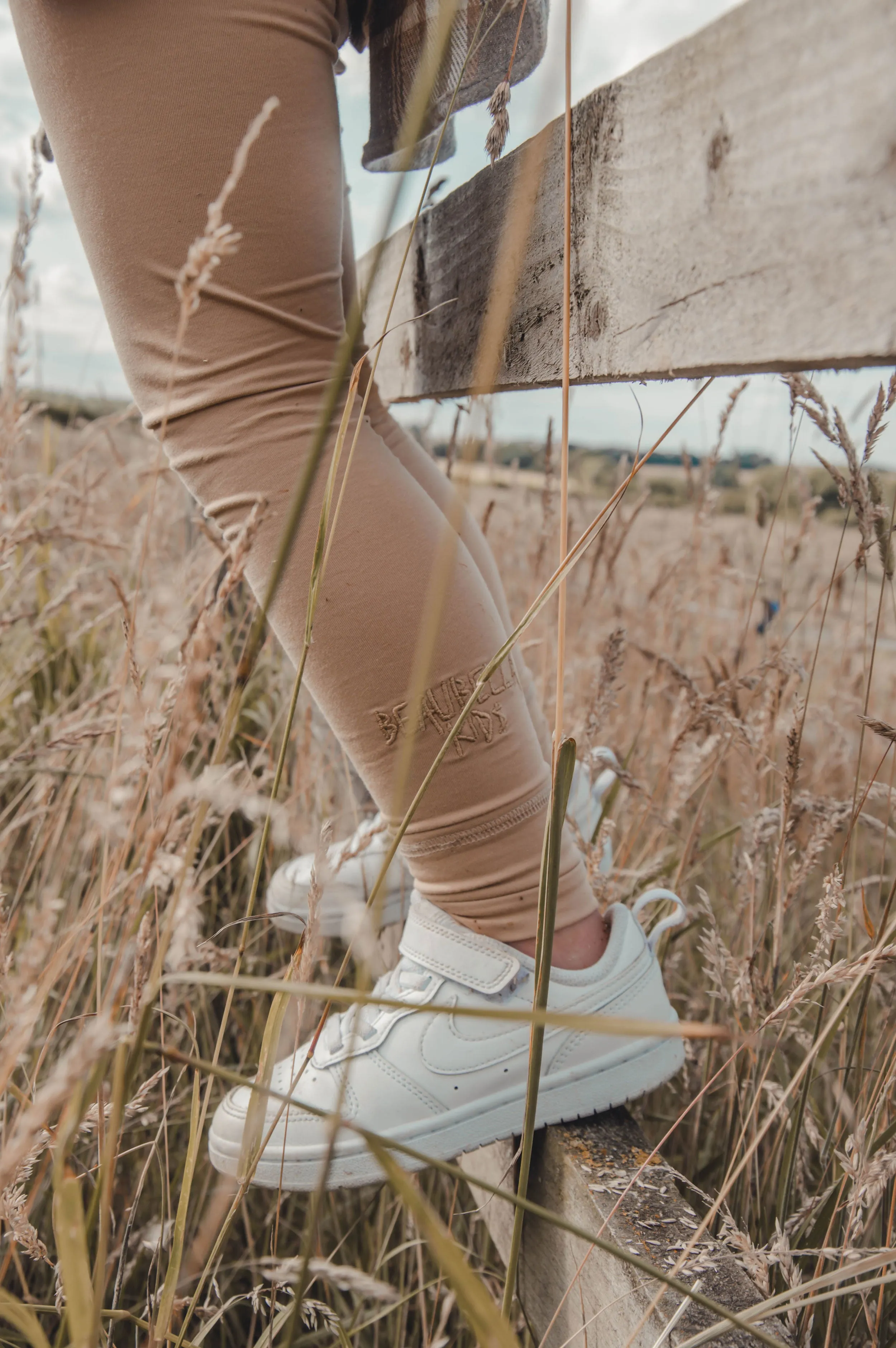 BASICS LEGGINGS - TAN