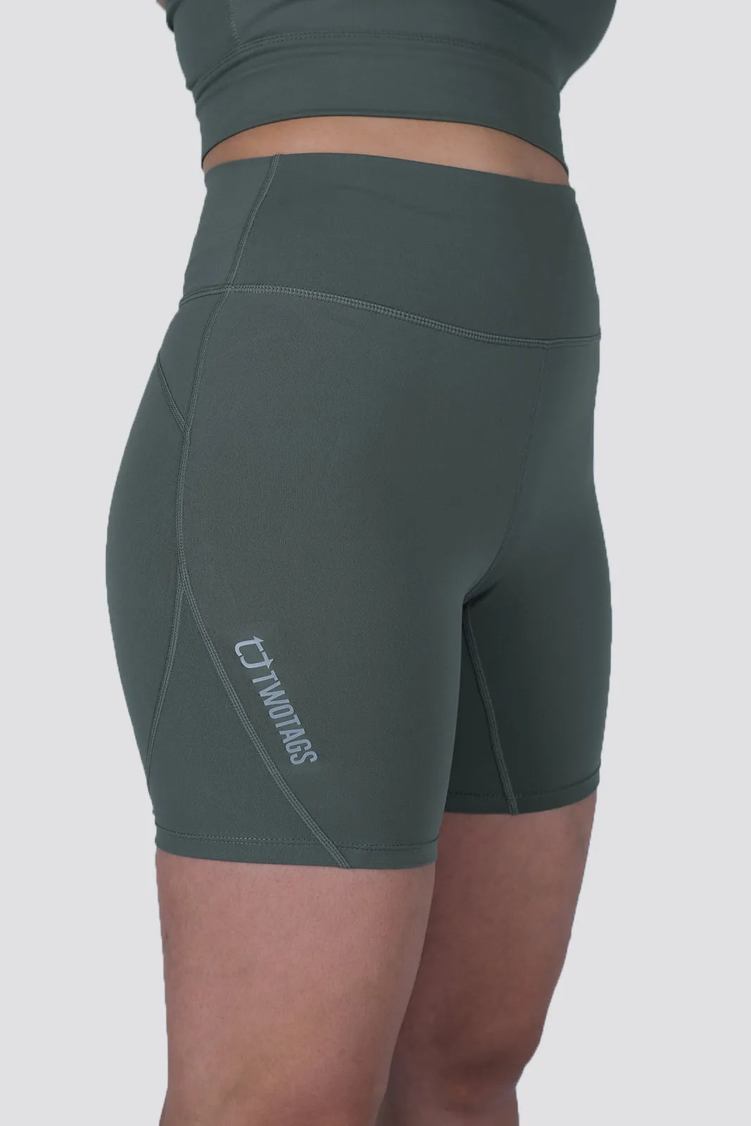 Dynamic Mid Biker Shorts - Moss