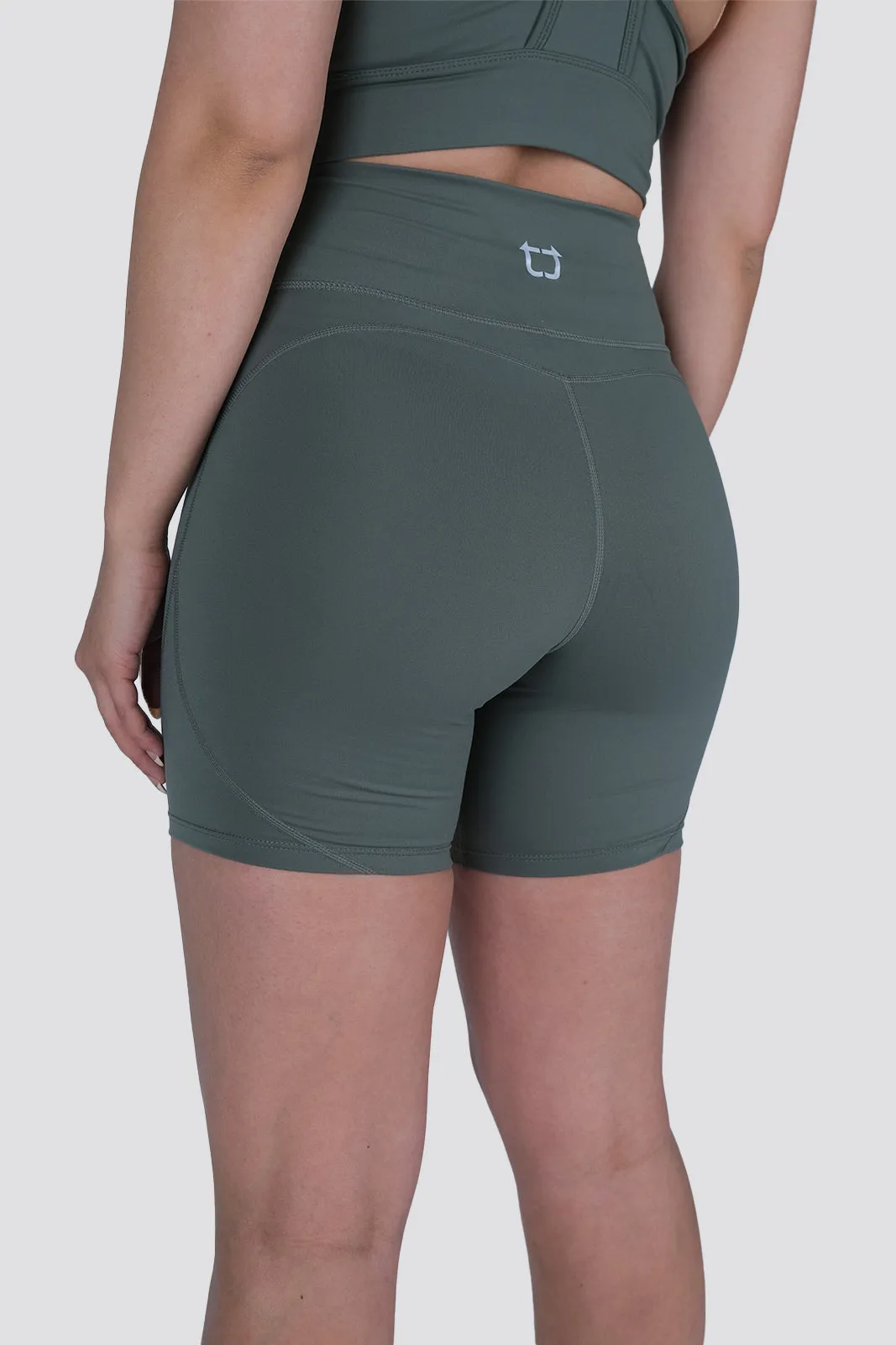 Dynamic Mid Biker Shorts - Moss