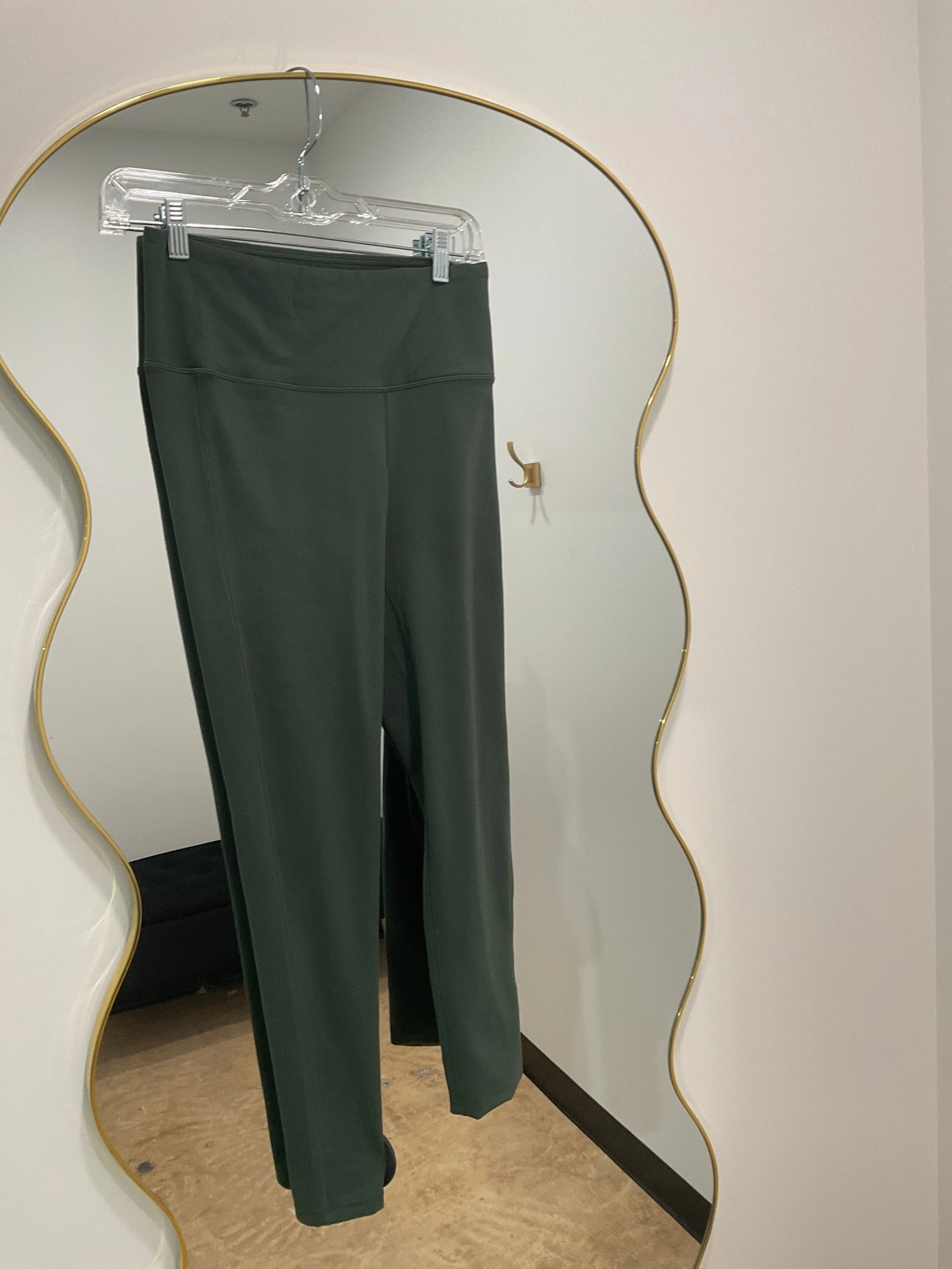 Essential Solid Leggings